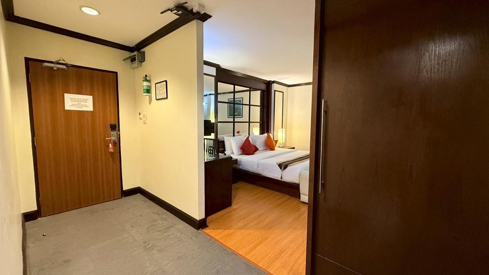 Grand Business Inn Банкок Екстериор снимка