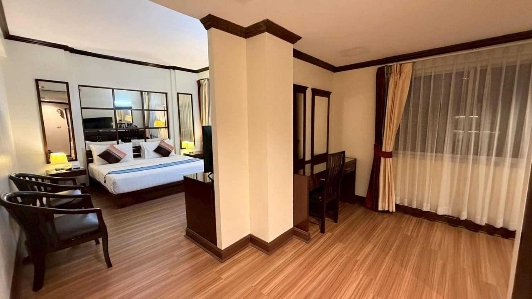 Grand Business Inn Банкок Екстериор снимка